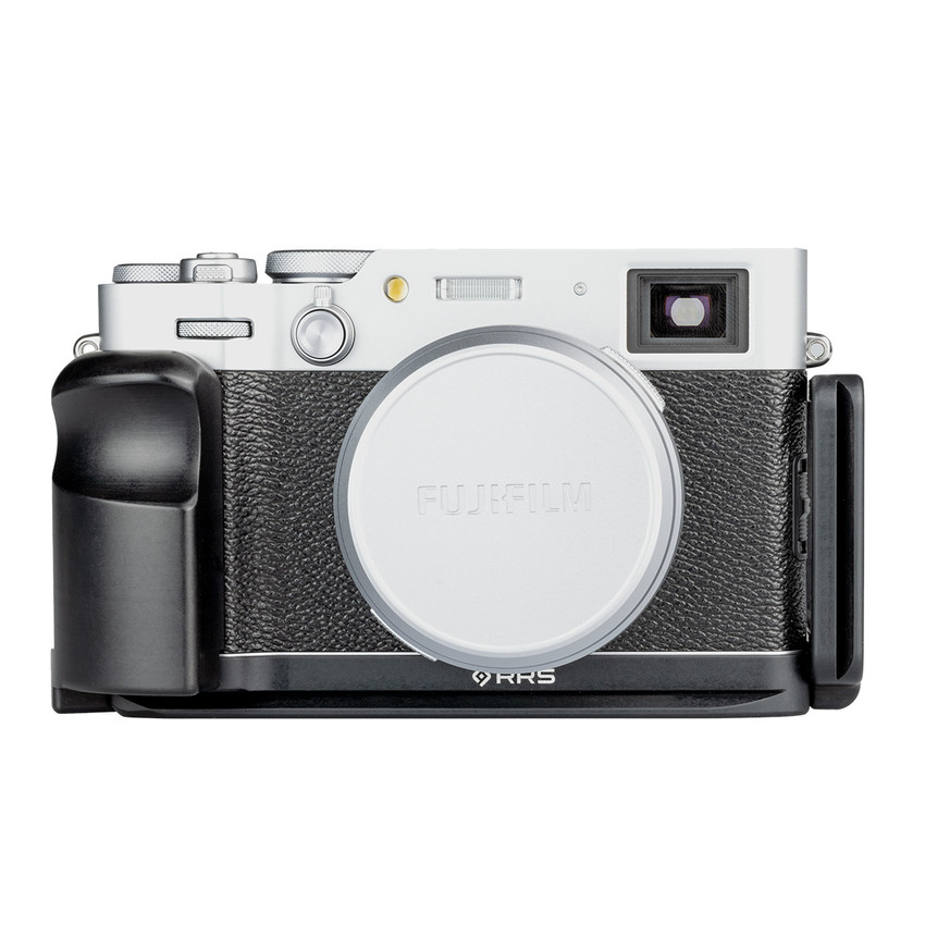 Front view of Fuji X100VI L-Bracket and Grip Set  on camera